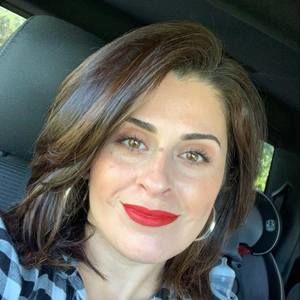 Meet your Posher, Dena